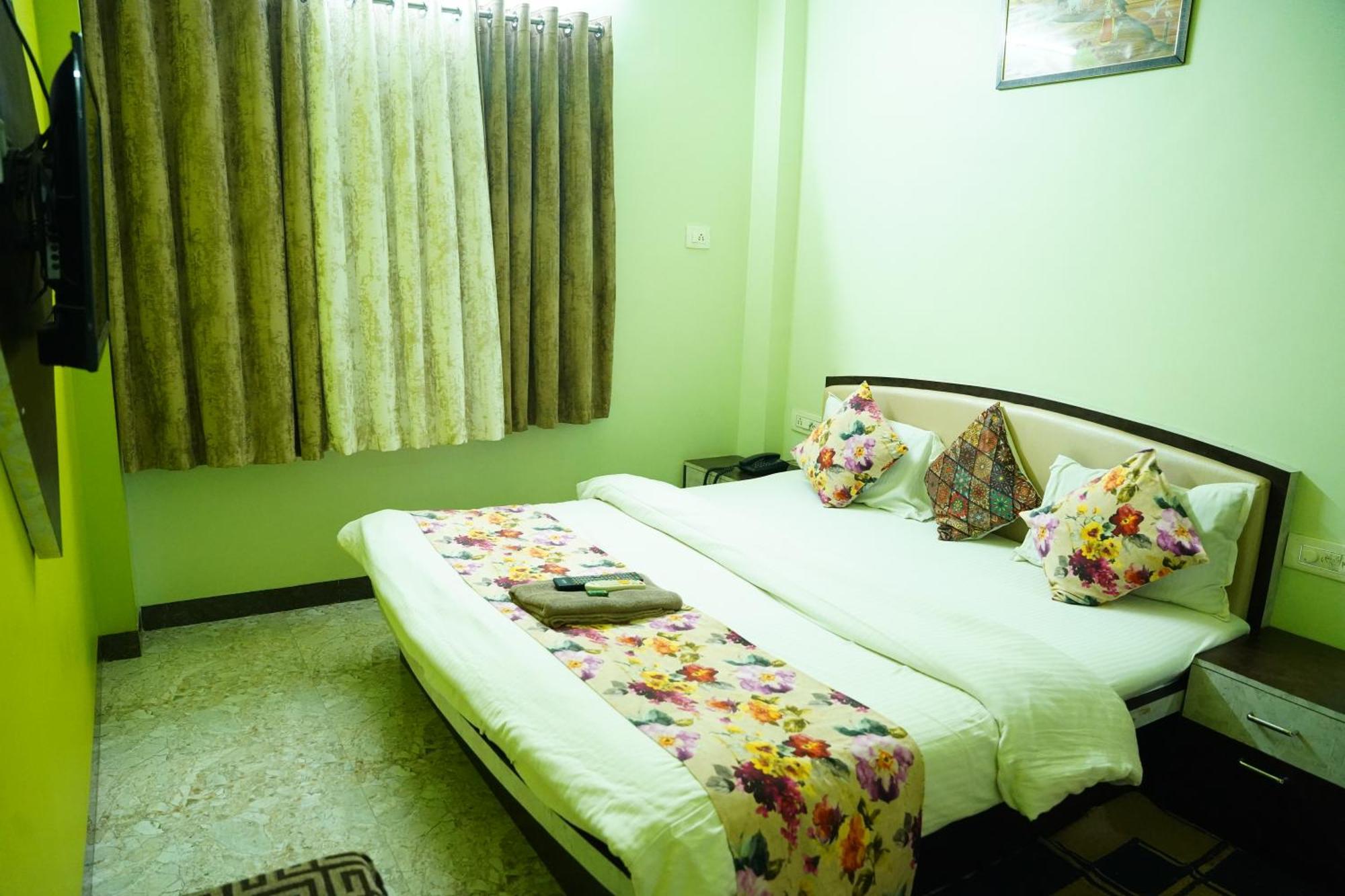 Hotel Mahishmati Palace Maheshwar Buitenkant foto