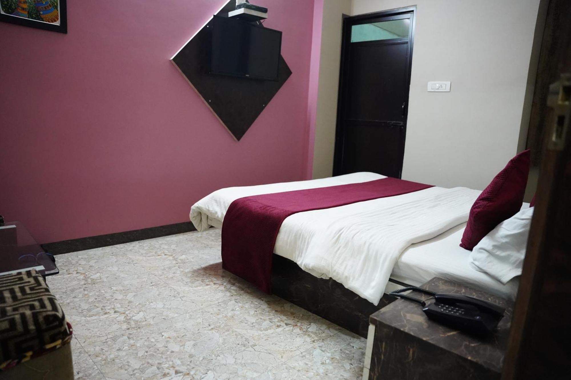 Hotel Mahishmati Palace Maheshwar Buitenkant foto